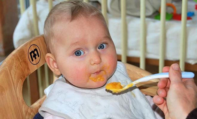 Les meilleures céréales pour la première tétée Les meilleures céréales pour la première tétée